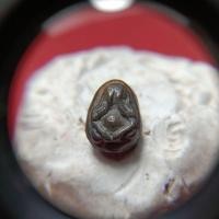 ราคา พระปิดตาหลังยันต์องค์จิ๋วไม่ทราบที่เนื้อโลหะ (29788556110)