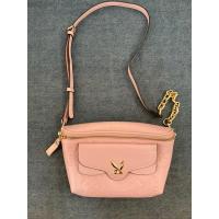 ราคา กระเป๋าคาดอก Playboy สีชมพู แท้ (22020725941)