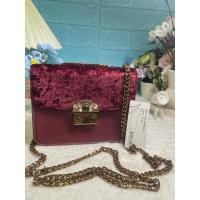 ราคา กระเป๋าสะพาย Charles & Keith สภาพดี แท้ (43718695500)