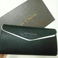ราคา Charles & Keith ของแท้ สีดำ พร้อมส่ง (2377010614)
