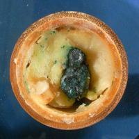 ราคา กุมารดูดทรัพย์ น้ำมันพราย และสีผึ้ง ขนาดประมาณ 5 ซ.ม.ตลับไม้ มูลนิธิ หลวงปู่ทิมสร้าง (22878475812)