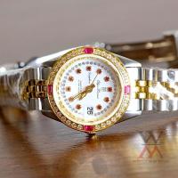 ราคา นาฬิกา OP (Olym Pianus) รุ่น 68322-403E -White Dial- 25mm. Sapphire Quartz JAPAN MOV'T (หน้าขาวพลอยแดง-เรือนสองกษัตริย์) (27078417028)