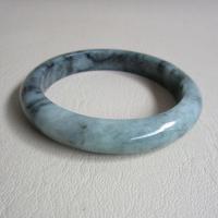 ราคา กำไลหยกพม่า Jadeite type A ขนาดวงใน 58.4mm กว้าง 11.1mm ทรงกลมท้องแบน สวมใส่ได้ทุกเพศ (49204718464)