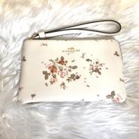 ราคา กระเป๋าคล้องมือ1ซิบ S COACH CORNER ZIP WRISTLET WITH ROSE BOUQUET PRINT COACH 91781 (6324258296)