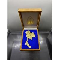 ราคา แผนที่ประเทศไทย พระรูป 9 รัชกาล ที่ระลึกสมโภชญ์กรุงรัตนโกสินทร์ 200 ปี เนื้อโลหะกาหลั่ยทอง พ.ศ.2525 พร้อมกล่องเดิม (26058456542)