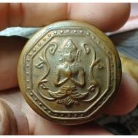 ราคา ตลับทองเหลืองใส่สีผึ้งลายเทพพนม (28714674271)