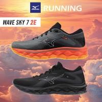 ราคา [ลด20% เก็บโค้ด 20XTRA1000] MIZUNO WAVE SKY 7 2E WIDE MEN รองเท้า มิตซูโน่ รองรับการวิ่ง หน้ากว้าง และออกกำลังกาย (24169380449)