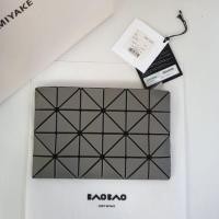 ราคา New BAO BAO Pouch แท้ 100% (6216810386)