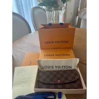ราคา กระเป๋าสตางค์ Louis Vuitton รุ่น EMILIE แท้100% full set บิลพารากอน (23739510005)