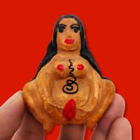 ราคา แม่เป๋อผีพรายสายขาว ด้านหลังฝังเลือดหมาดำ พร้อมตะกรุด ปั้นจากดินโป่ง พุทธคุณป้องกันคุณไสยมนต์ดํา เพิ่มเมตตามหาเสน่ห์ (22906164338)