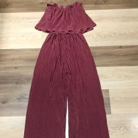 ราคา จั๊มสูทเกาะอกสีแดงเชอร์รี่ ผ้าพลีทเงาสวยมาก (3417972317)