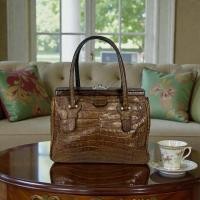 ราคา กระเป๋าถือหนังจระเข้ป่าแท้วินเทจ handmade ทรงปากด็อกเตอร์ จระเข้เก่าโบราณนำเข้ามือสอง (41012309005)