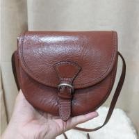 ราคา Vera Pelle MINI Shoulder Bag Genuine Leather กระเป๋าสะพายข้างมือสอง แบรนด์แท้ หนังแท้ (25930765668)