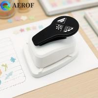 ราคา AEROF Paper Craft Punch, Punches Maker Cutting Craft Corner Decor Lace Puncher,เครื่องเขียนตัดกระดาษเจาะรูกระดาษประหยัดแรงงานเครื่องตัดมุมป้ายทํา (48006431752)