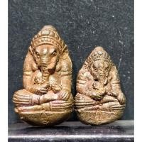 ราคา พระพิฆเนศ รุ่นชนะเงิน เบ้าทุบหล่อโบราณดินไทย เนื้อนวะโลหะ หลวงพ่อมี วัดมารวิชัย จัดสร้างปี 2540 (29523076388)