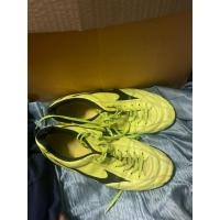 ราคา รองเท้าฟุตบอลมือสองร้อยปุ่ม Mizuno ขนาด40.5/260สภาพดีหนังดีไม่ปริแตกพื้นยังดี (42859347856)