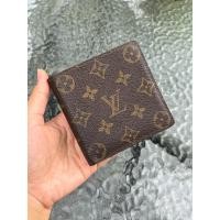 ราคา Lv Man wallet มือสองของแท้ค่ะ (รบกวนทั่กแชทก่อนสั่งค่ะ) (26554164156)