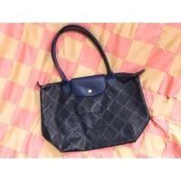 ราคา ❌Sold❌ Longchamp LM METAL Tote bag สี Navy Blue size S หูยาว แท้ มือ 2 (4906332326)