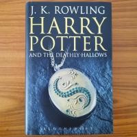 ราคา (มือสอง) [ภาษาอังกฤษ ปกแข็ง] Harry Potter and The Deathly Hallows แฮร์รี่ พอตเตอร์ กับ เครื่องรางยมทูต English Version เ (24265032460)