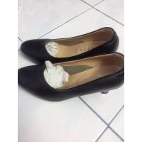 ราคา รองเท้าคัทชูสีดำ ส้นสูง (8402322275)