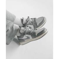ราคา [ ของแท้ 100% ] Air jordan 1 Low Retro Vintage Grey { มือ1 พร้อมกล่อง อุปกรณ์ครบ } (19330984115)