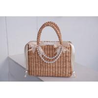 ราคา กระเป๋าสานผักตบชวาแต่งมุก และริบบิ้น ทรงเหลี่ยม (7955998513)
