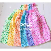 ราคา เสื้อคอกระเช้า (รหัสA01) คละลาย 1ออเดอร์ต่อ1ตัว ผ้าcotton ลายดอกมีกระเป๋า2ข้างเป็นซิบ1ข้างแต่งคอลูกไม้ (2945949604)