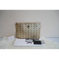 ราคา Mcm clutch สภาพ like new (6044468360)