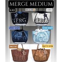 ราคา [พร้อมส่ง -ใบกลาง] Merge A Day Bag **Medium** (26124349805)