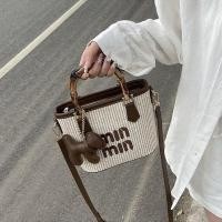 ราคา ⚡️ส่งถายใน 48 ชม.⚡️กระเป๋าถังแบบพกพา minmin กระเป๋าถืออเนกประสงค์ กระเป๋าสะพายไหล่ผู้หญิง（ไม่รวมจี้） (24241254029)