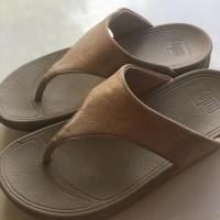 ราคา Fitflop แท้มือสอง ป้ายเหลี่ยม size 37 พื้นเต็ม (4710737766)