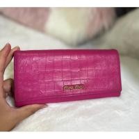 ราคา Miu Miu Wallet ของแท้มือสอง (18290588015)