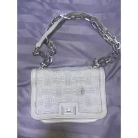 ราคา กระเป๋าสะพายสายโซ่สีเทา charles & keiths (25673205784)