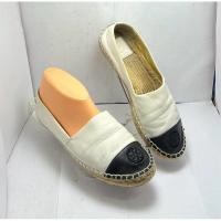 ราคา Tory Burch มือ2 หนังสีขาว ไซส์ 37-38 ยาว 24 ซม. สวย Used (43951027383)