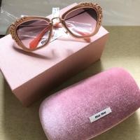 ราคา แว่นกันแดด MIU MIU แท้ มือ1 อุปกรณ์ครบ กล่องนอก กล่องแว่น ถุงกำมะหยี่สำหรับใส่แว่น ผ้าเช็ดซื้อมา 14,xxx ขายเท 5,950 บาท (2405542104)