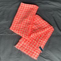 ราคา ผ้าพันคอ ผ้าคลุมไหล่ ยี่ห้อ GAP มือสอง แท้100% (41225036445)