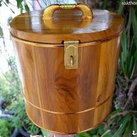 ราคา ถังออมสินไม้สัก กระปุกออมสินไม้สักทอง ถังเงิน ถังทอง ทรงกลม ขนาด 10 นิ้ว (ขนาดของถัง 10 x 10 นิ้ว) (4639693700)