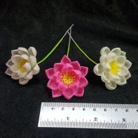 ราคา ดอกบัวหลวงจิ๋วดินปั้น หน้าดอกกว้าง 4 ซม. (7715432330)