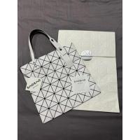 ราคา ข้างนอก3900รส.Used Bao Bao 6x6 white100% from 12,500 จากร้านbaobaojp (29343505532)