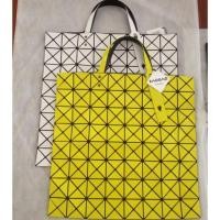 ราคา Issey miyake BaoBao 8x8 blocks (6808001)