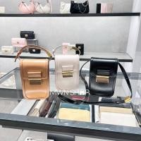 ราคา Charles&keith กระเป๋า มีโค้ดลด30% กระเป๋าสะพายข้าง Mini Charlot Elongated Crossbody Bag ของแท้จากชอป (26957222302)