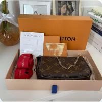 ราคา Lv mini Pochette accessories monograms (28730284554)