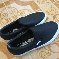 ราคา รองเท้าแวนส์ มือสองราคาถูก Vans Perf Leather Slip on (4132631865)
