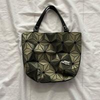 ราคา กระเป๋าสะพายทรง BAOBAO มือสอง (25671134129)