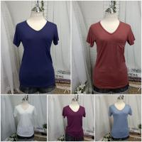 ราคา (B909) เสื้อยืดคอวี ผ้าเรย่อน มีกระเป๋าหน้า อก 30-36 นิ้วผ้ายืด ใส่สบาย ผู้หญิง (24086635153)