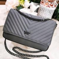 ราคา VICTORIA'S SECRET Quilted Chain Crossbody Sling Bag กระเป๋าสะพาย (2300646237)