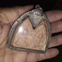 ราคา ขุนแผนบ้านกร่าง พลายคู่ เนื้อดิน เลี่ยมเงินเก่าหนาๆ ผ่านการใช้ พิจารณาตามรูป d1 (46254456154)