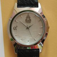 ราคา นาฬิกาวินเทจ ภปร ฉลองครบ 60 ปี หน้าลายผ้า สภาพเก่าเก็บ ระบบควอตซ์ กระจกสวยใส สายใหม่หนังนกกระจอกเทศแท้ น่าสะสมมากๆ (28808883175)