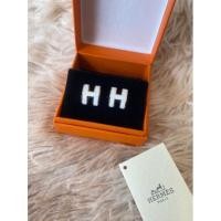ราคา Hermes pop H earrings ขาว-ทอง (10693919967)