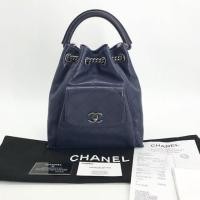 ราคา Like new Chanel Drawstring medium holo22 ขนาด 10 นิ้ว สวยมากกก ถือ และ สะพายได้ สภาพดีมาก ขอบมุมไม่ถลอก (4906165479)